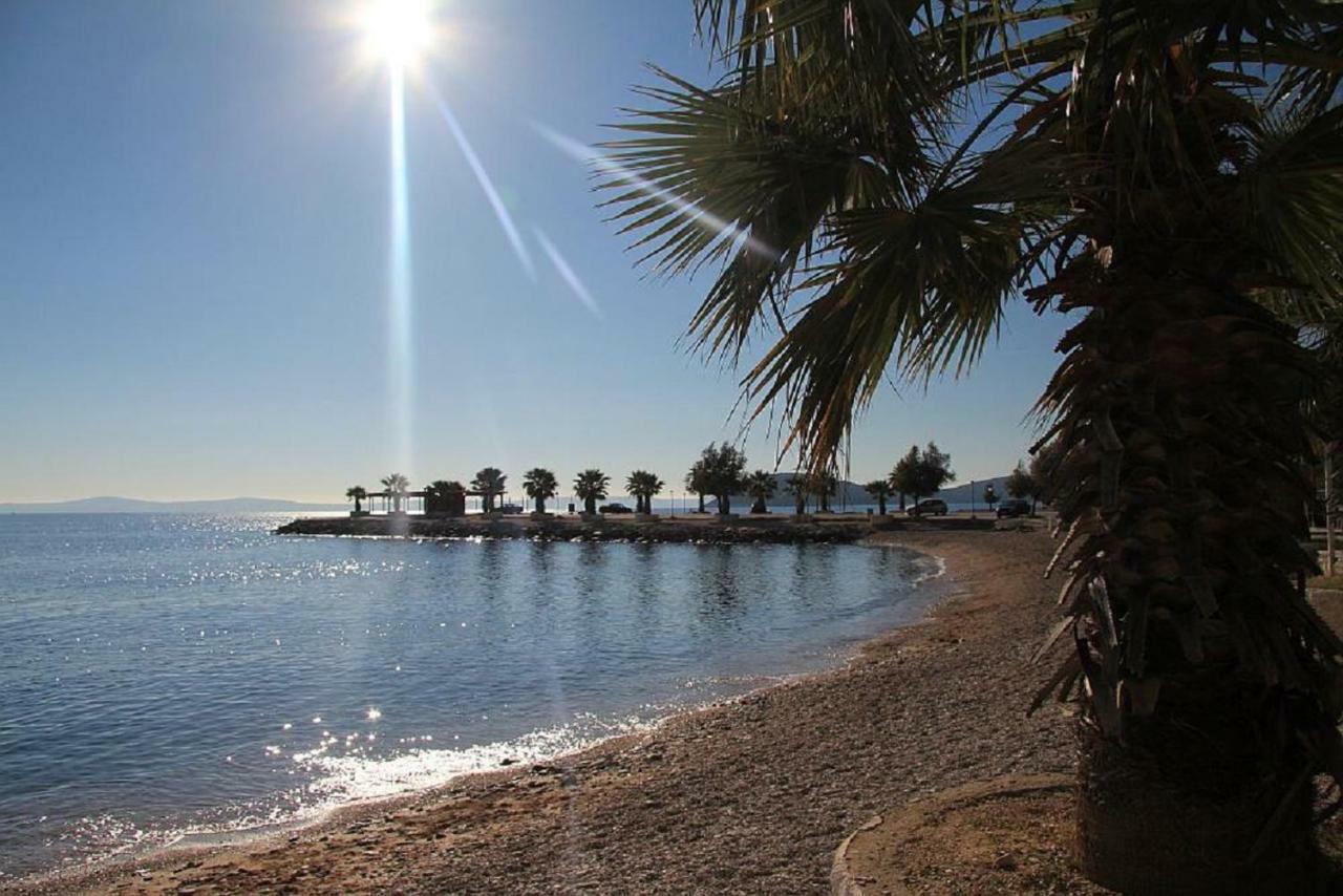 Semesterbostad Aspalathos - With Free Parking, Near The Beach, A Few Minutes' Walking Distance To The Unesco Palace Split